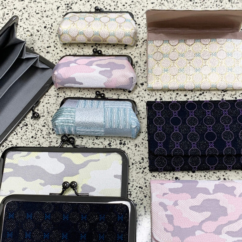 西陣織金襴生地のがまぐちカード入れ・名刺入れ